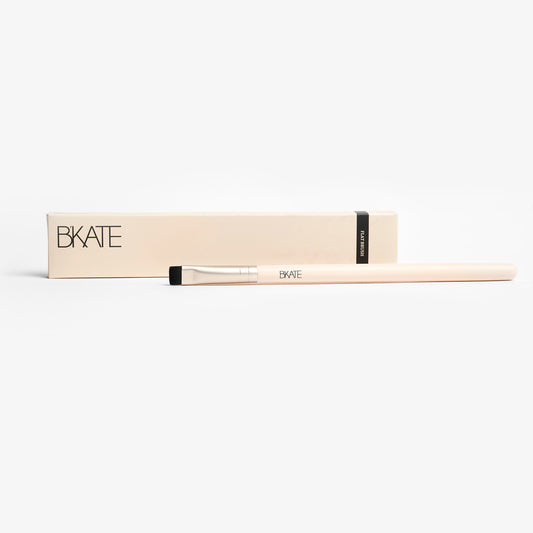 B'KATE Cosmetics Flat Brow Brush – Blend & Define for Perfectly Sculpted Brows